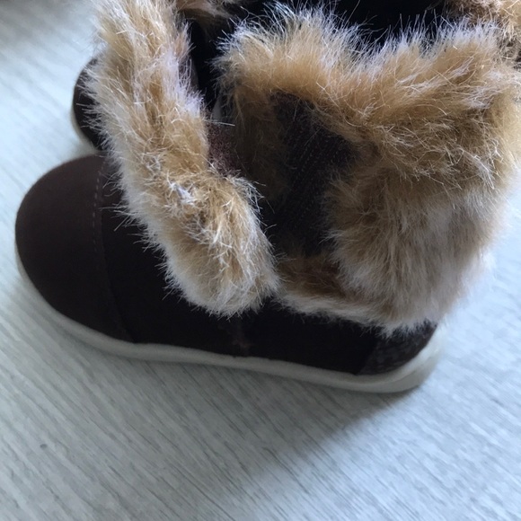 Adorable Toms Booties. Purchased new, tried on, but never worn - Picture 5 of 10